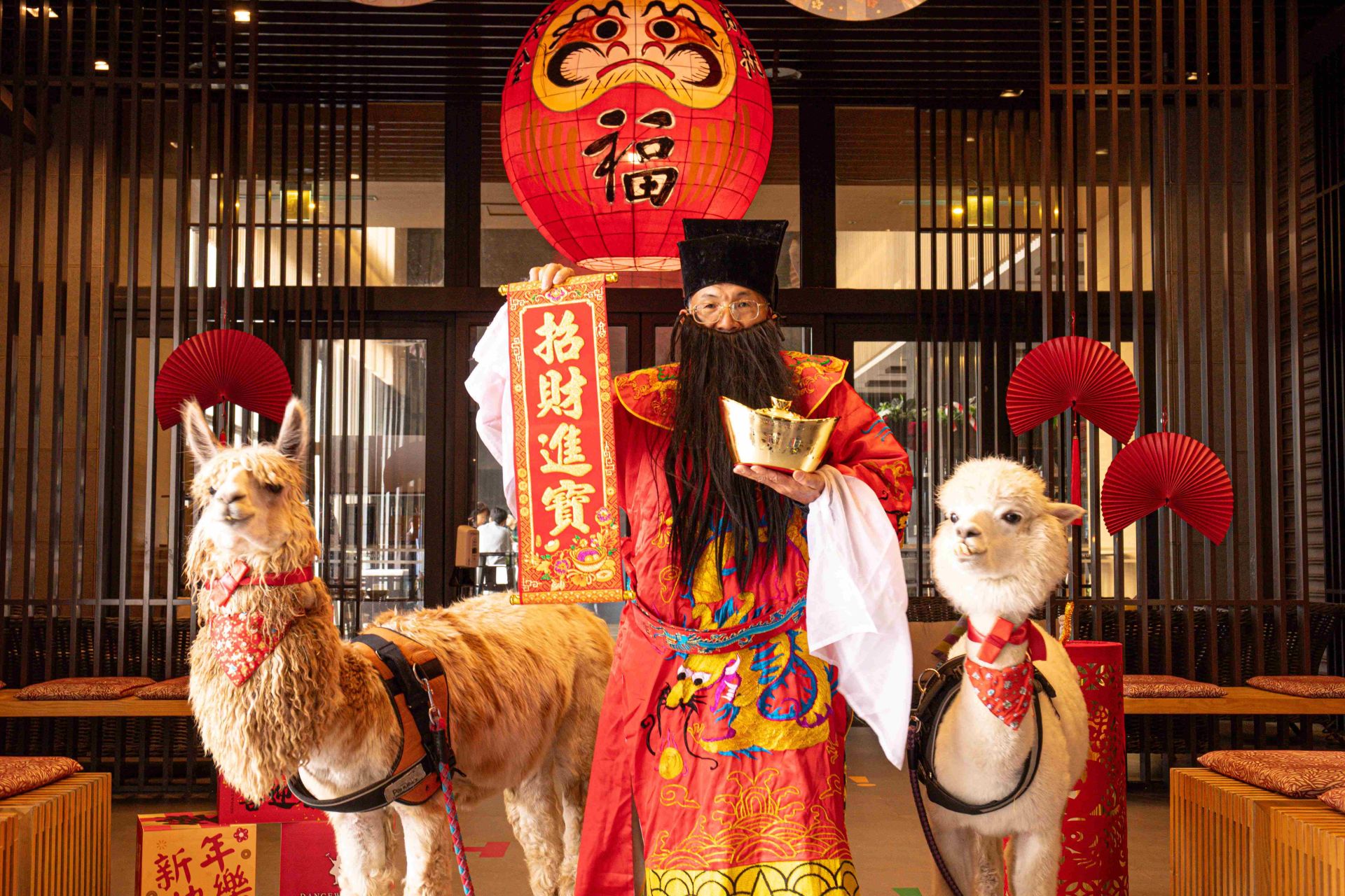 宜蘭綠舞新春年街熱鬧登場。（圖／綠舞國際觀光飯店提供）